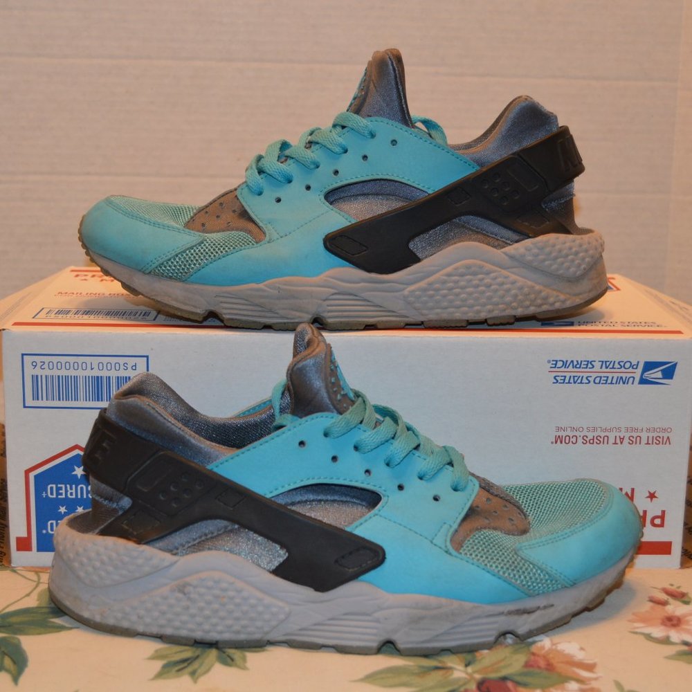 Nike Air Huarache running shoes sz 11M EUC UK10
